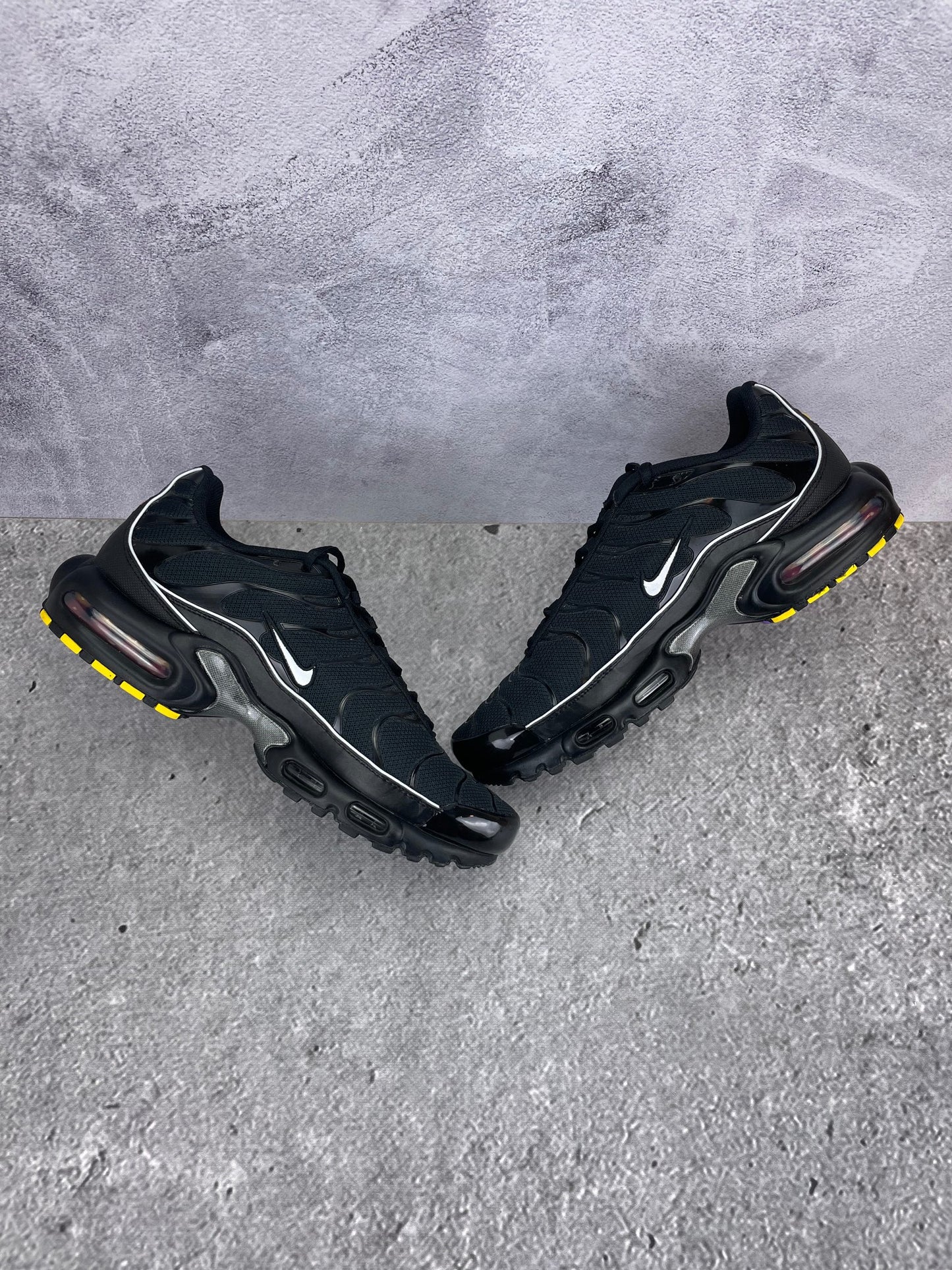 Nike Air Max Plus Black Reflective - buty sportowe, zewnętrzny panel prawego buta