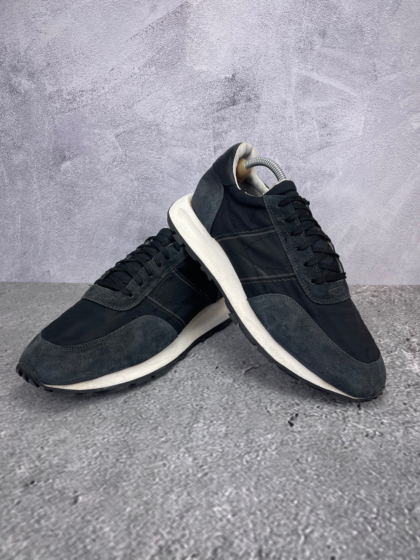 Philippe Model Tour Running - buty sportowe, para butów, widok z boku na tle studyjnym