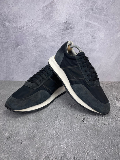 Philippe Model Tour Running - buty sportowe, para butów, widok z boku na tle studyjnym