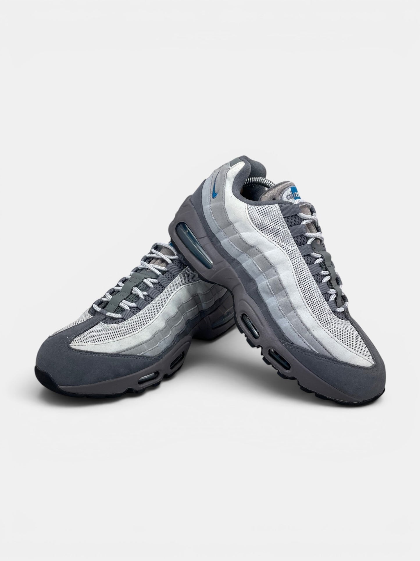 Nike Air Max 95 IH4457-003 - buty sportowe, boczny profil