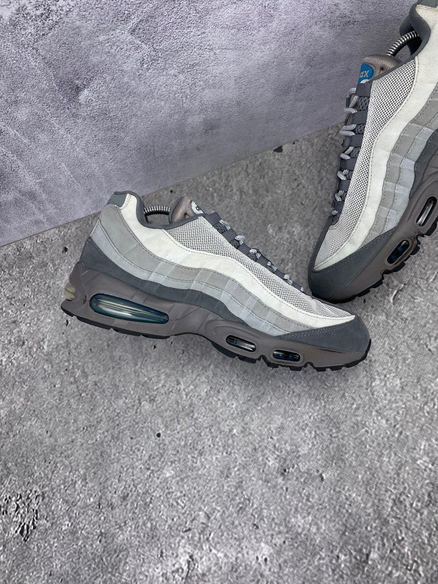 Nike Air Max 95 IH4457-003 - buty sportowe, wewnętrzny panel lewego buta