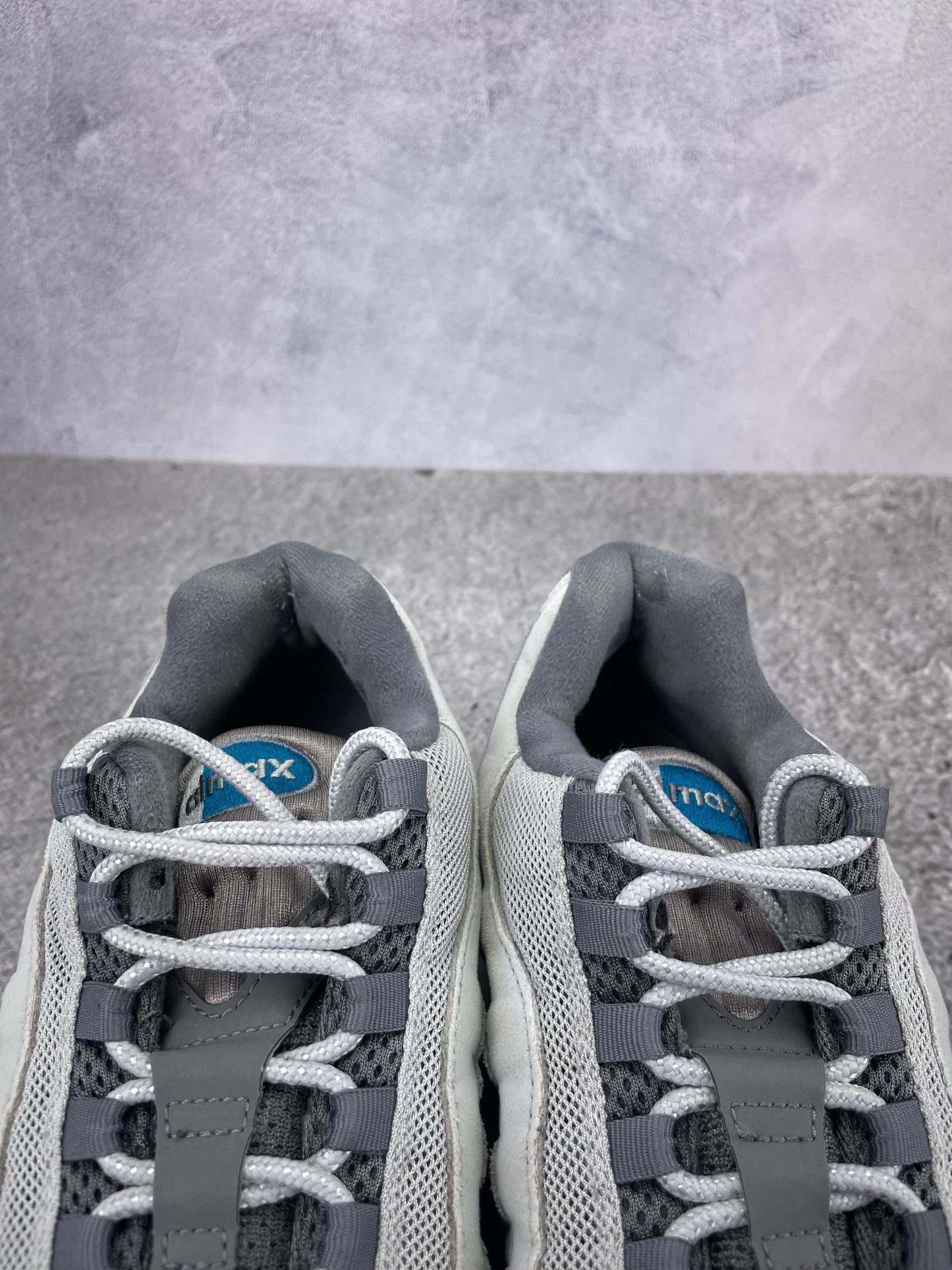 Nike Air Max 95 IH4457-003 - buty sportowe, zapiętki butów
