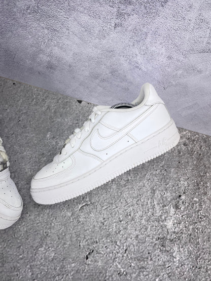 Nike Air Force 1 Low Triple White - buty sportowe, widok z góry na wewnętrzną stronę butów