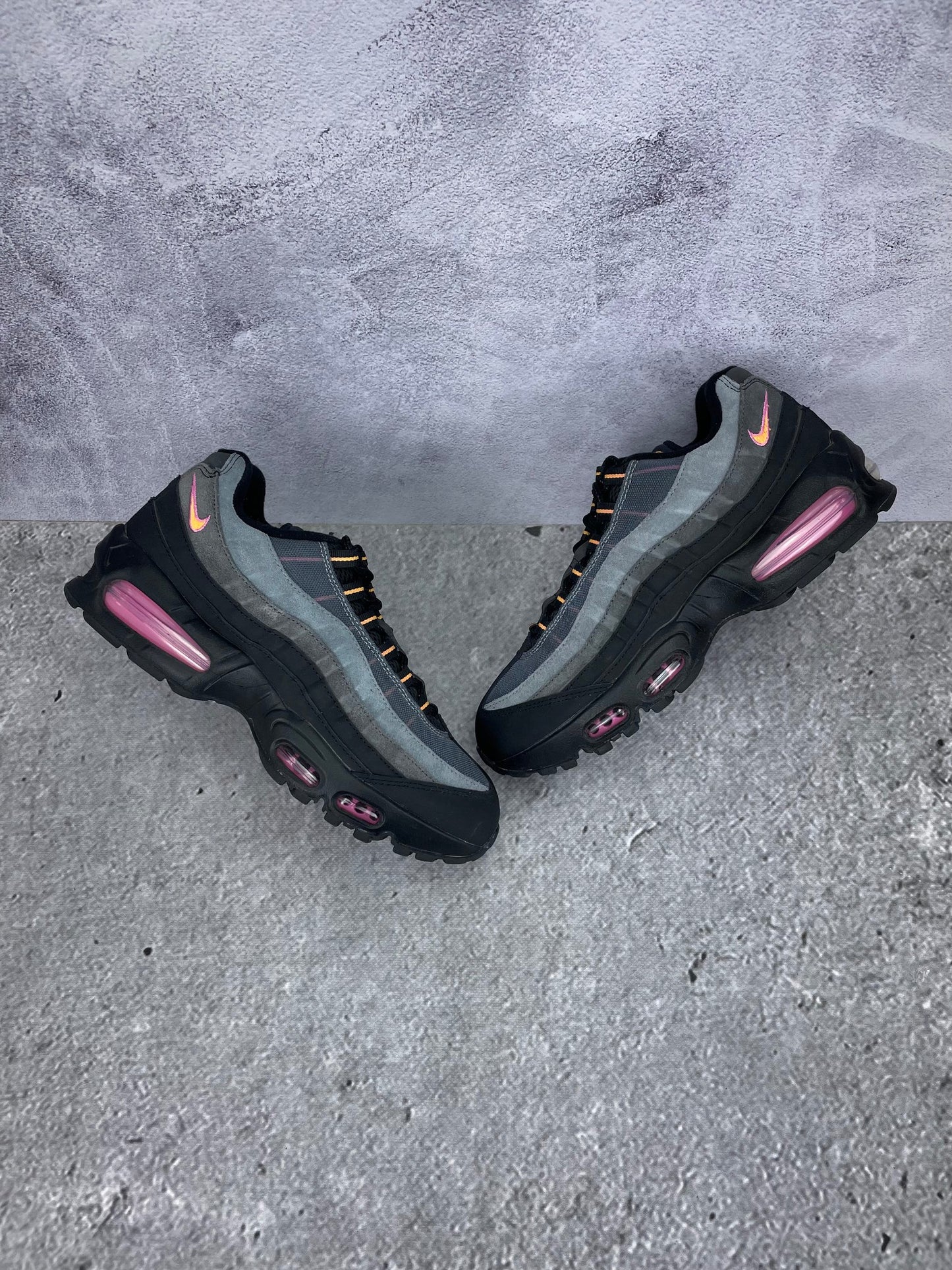 Nike Air Max 95 OG Sundial - buty sportowe, widok z góry na zewnętrzną stronę butów