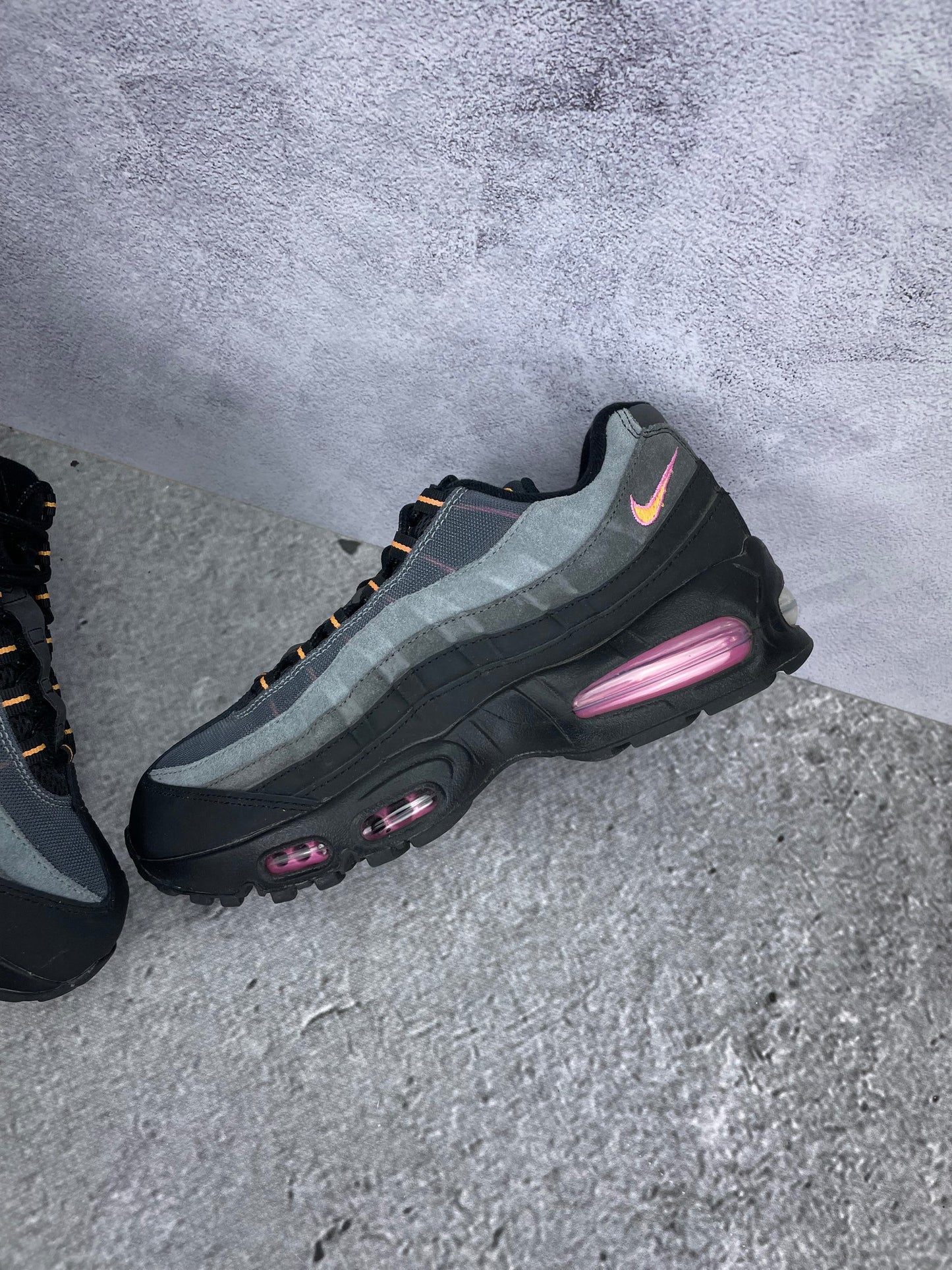 Nike Air Max 95 OG Sundial - buty sportowe, widok z góry na wewnętrzną stronę butów