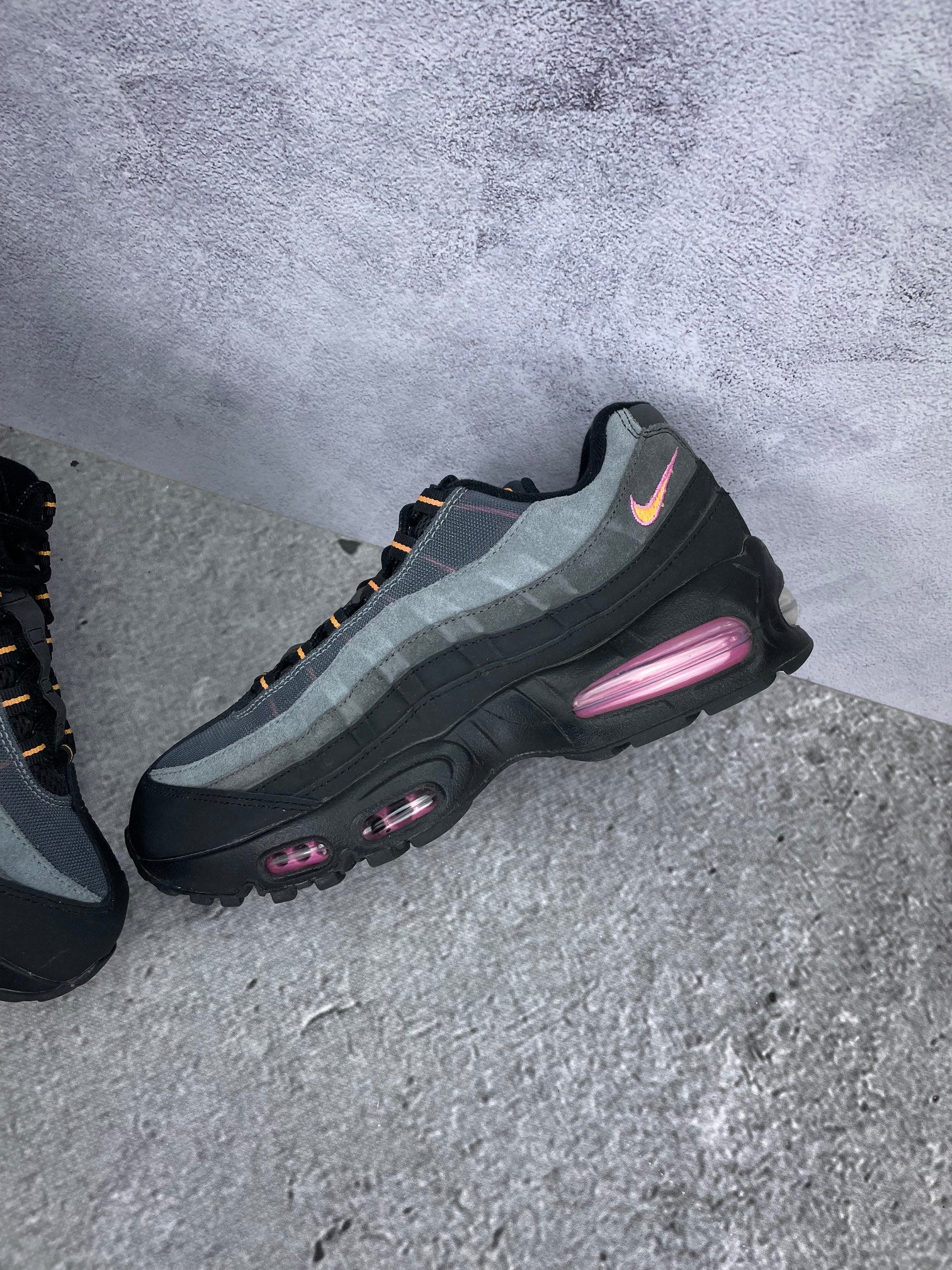 Nike Air Max 95 OG Sundial - buty sportowe, widok z góry na wewnętrzną stronę butów