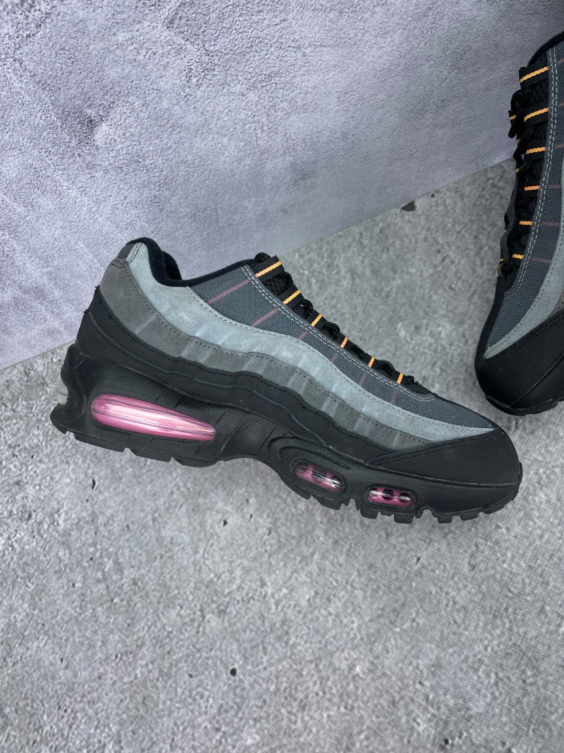 Nike Air Max 95 OG Sundial - buty sportowe, wewnętrzny panel lewego buta