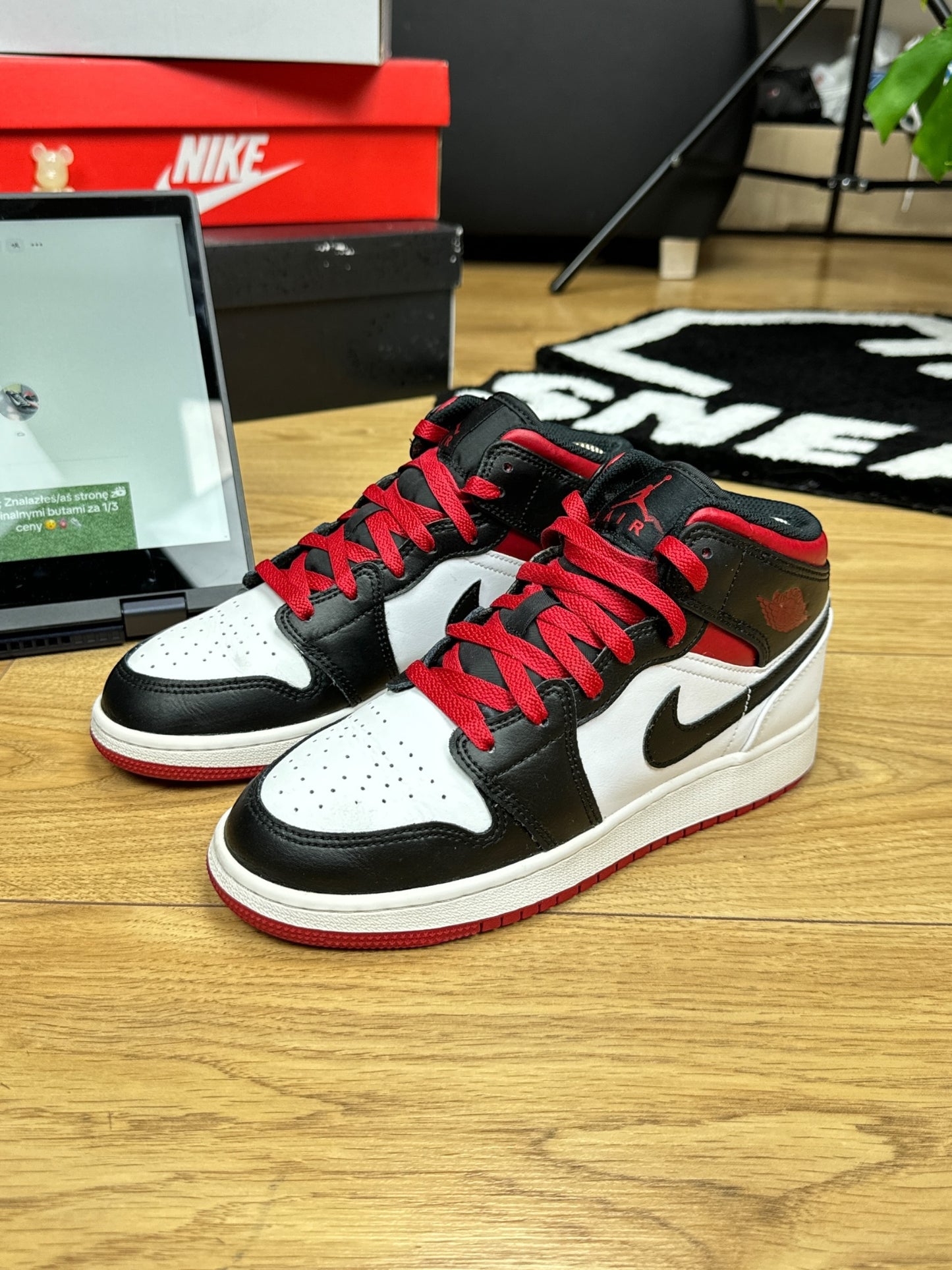 Nike Air Jordan 1 Mid (37.5)
