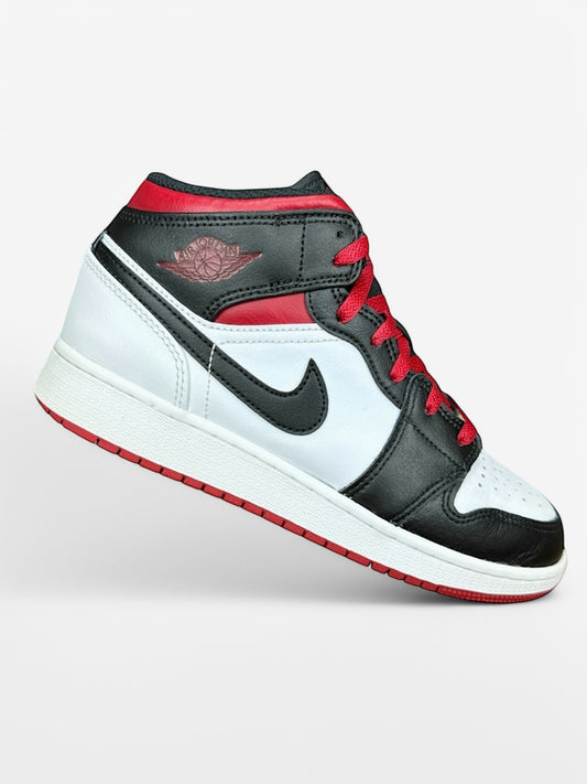 Nike Air Jordan 1 Mid (37.5)