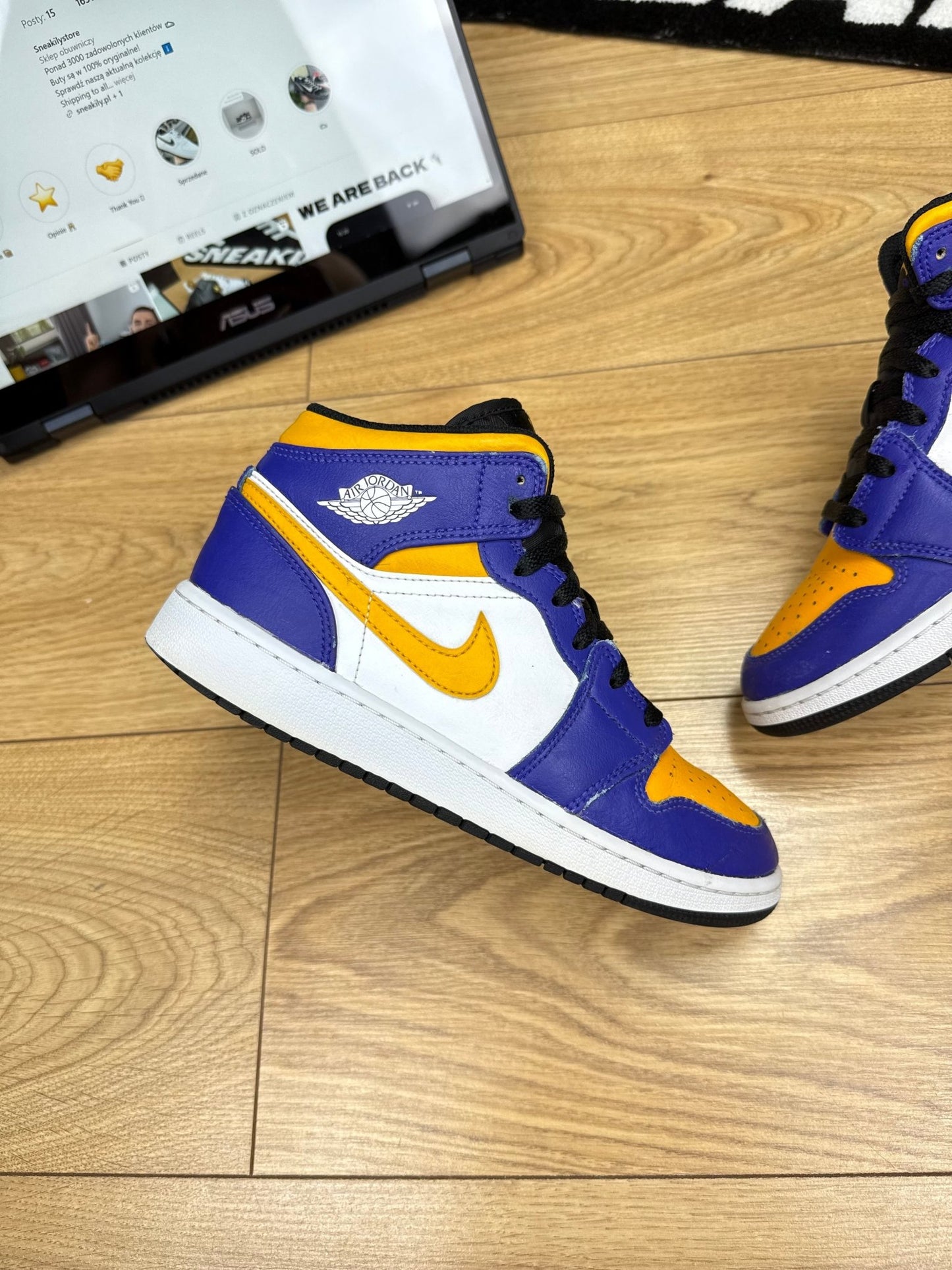 Nike Air Jordan 1 Mid (38)