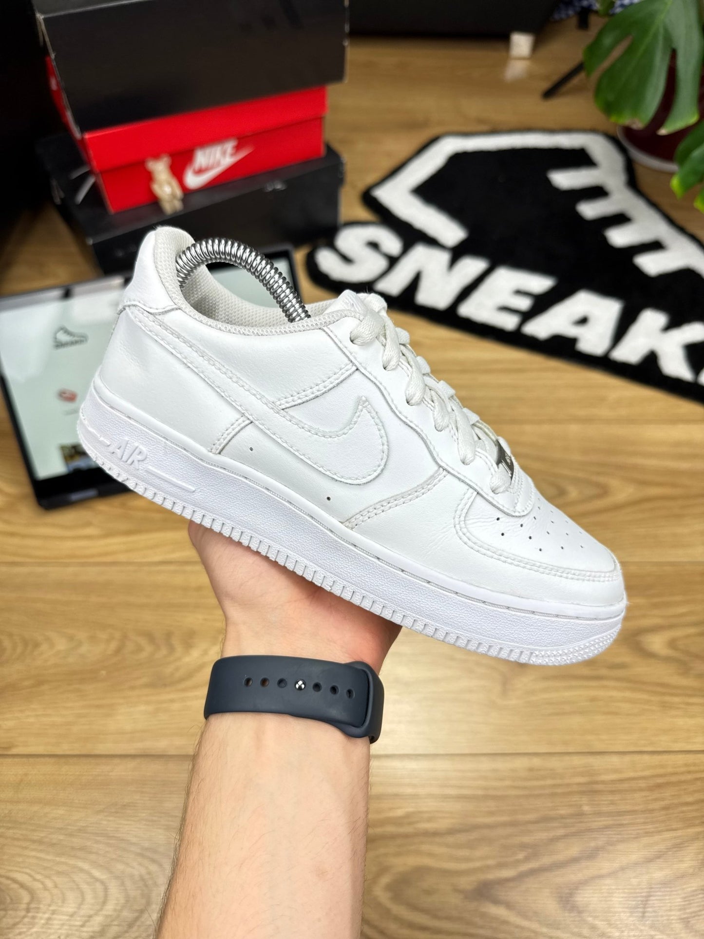 Nike Air Force 1 Low (37.5)