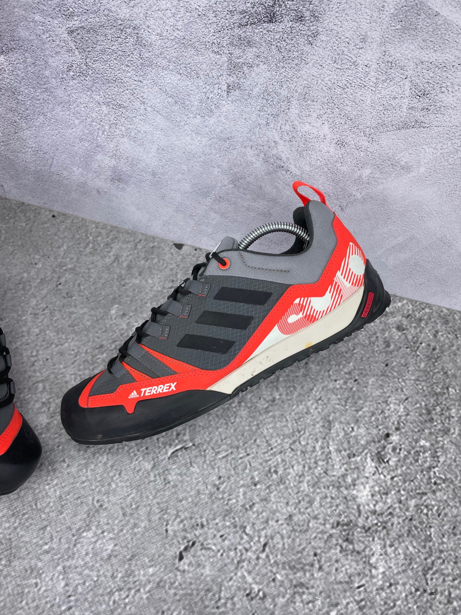 Adidas Terrex Swift Solo 2 GZ0332 - buty sportowe, widok z góry na wewnętrzną stronę butów
