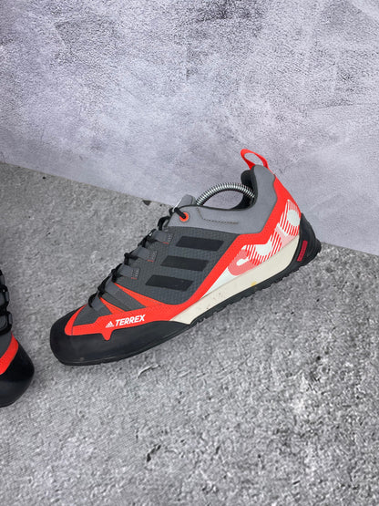 Adidas Terrex Swift Solo 2 GZ0332 - buty sportowe, widok z góry na wewnętrzną stronę butów