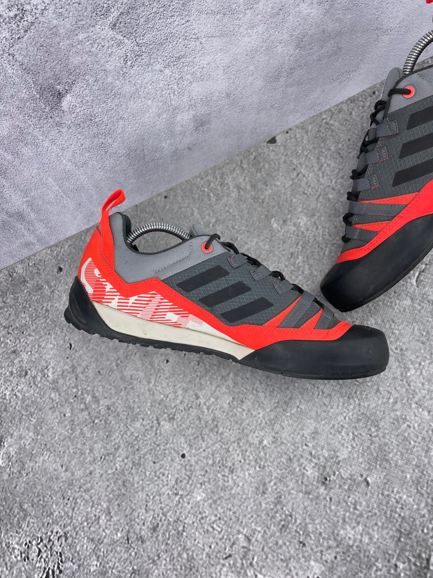 Adidas Terrex Swift Solo 2 GZ0332 - buty sportowe, wewnętrzny panel lewego buta