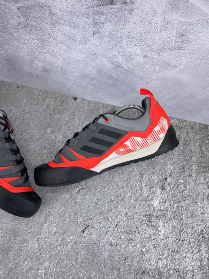 Adidas Terrex Swift Solo 2 GZ0332 - buty sportowe, wewnętrzny panel prawego buta