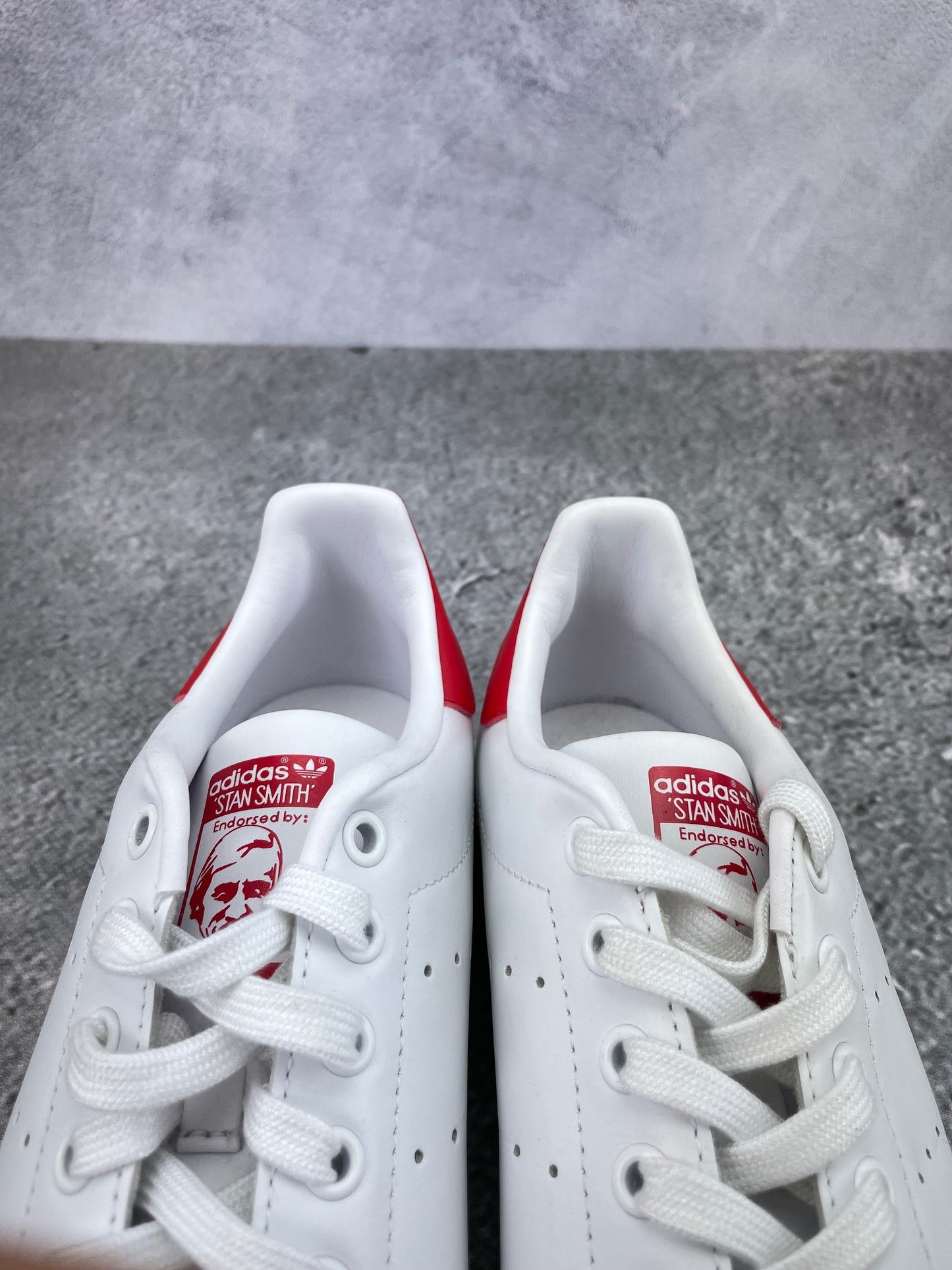 Adidas Stan Smith Collegiate Red - buty sportowe, zapiętki butów