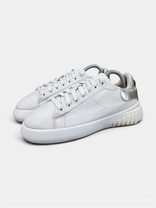 Emporio Armani Sneakers X3X187XN850N195 - buty sportowe, widok z boku