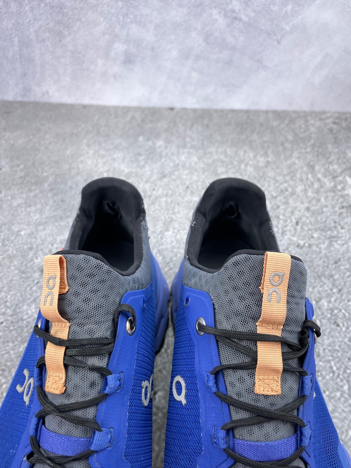 On Cloudultra 44.98574 - buty sportowe, zapiętki butów