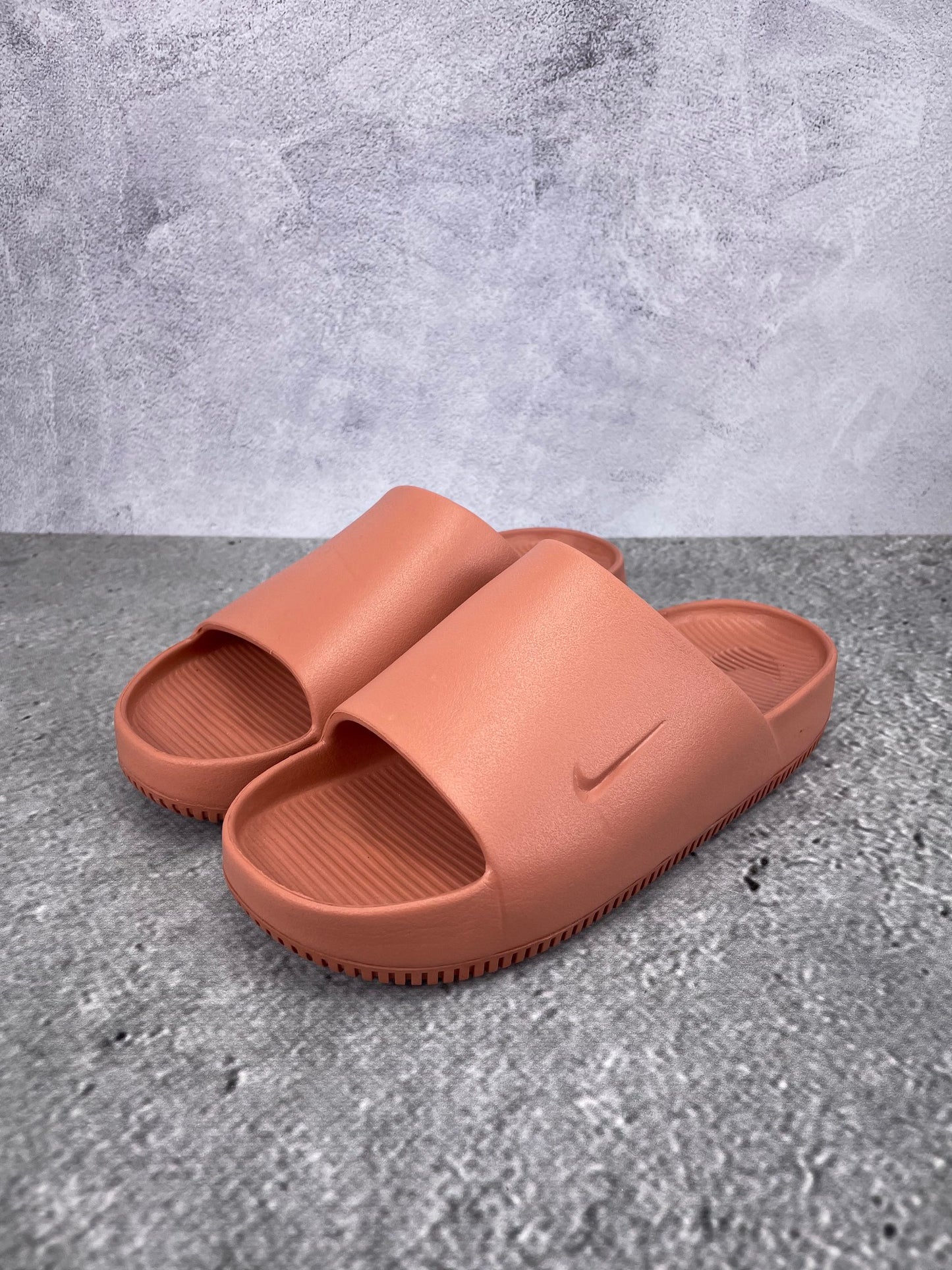 Nike Calm DX4816-202 - buty sportowe, wewnętrzny panel lewego buta