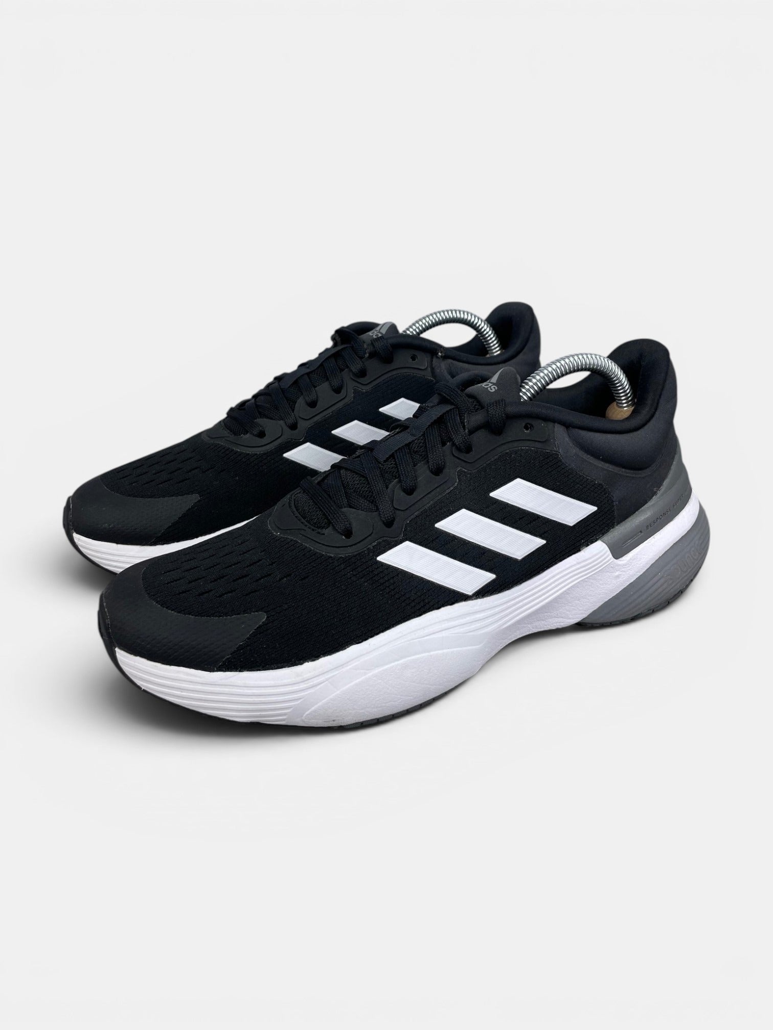 Adidas Response 3.0 GW6691 - buty sportowe, widok z boku