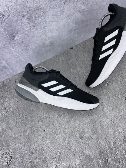 Adidas Response 3.0 GW6691 - buty sportowe, zewnętrzny panel lewego buta