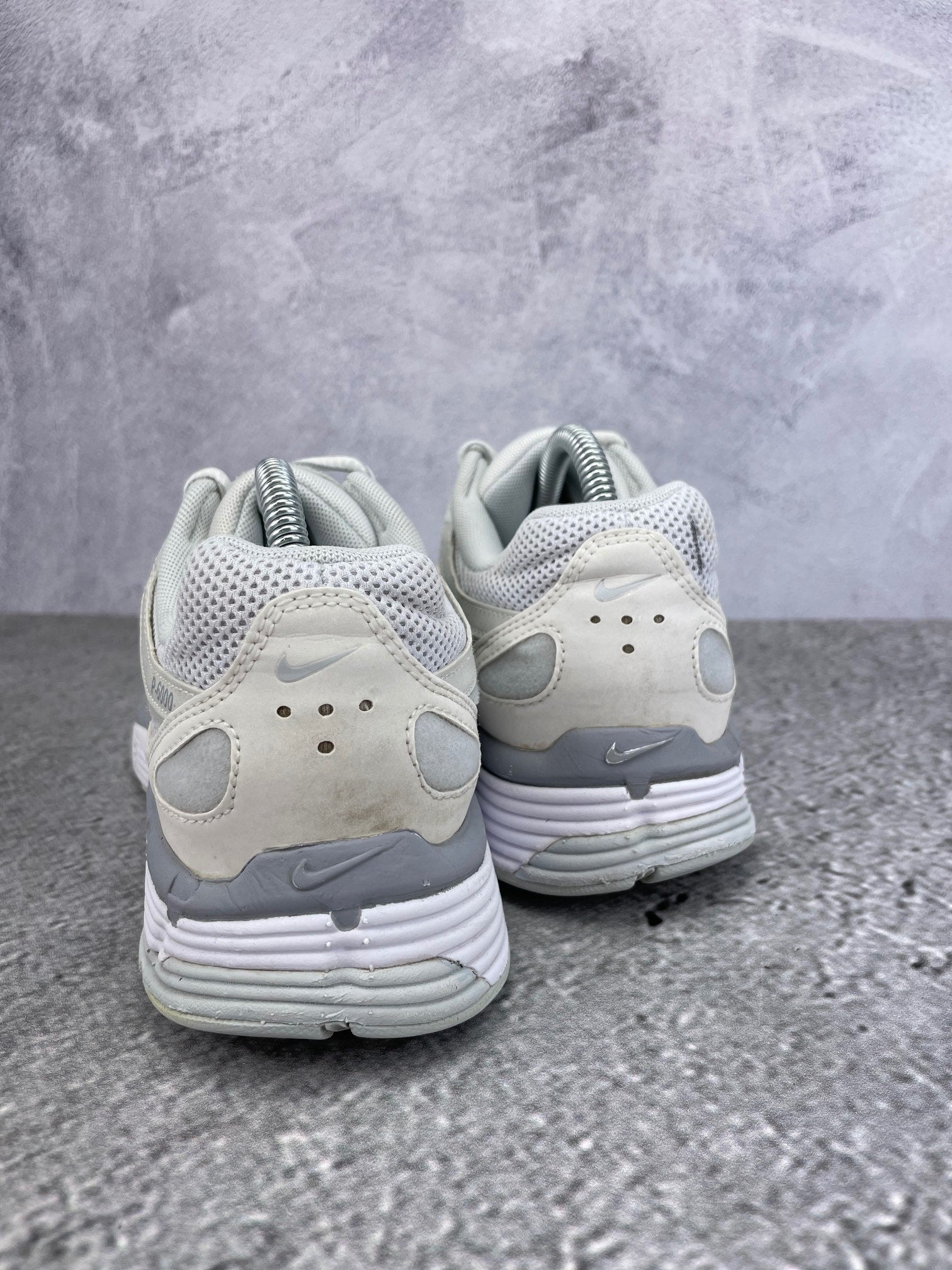 Nike P-6000 FV6603-101 - buty sportowe, widok z tyłu