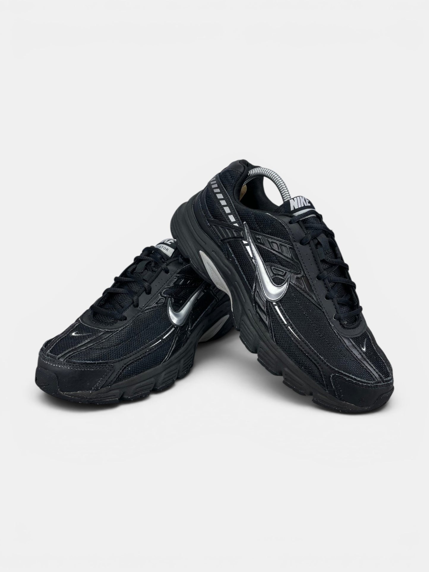 Nike Initiator IB4595-001 - buty sportowe, boczny profil