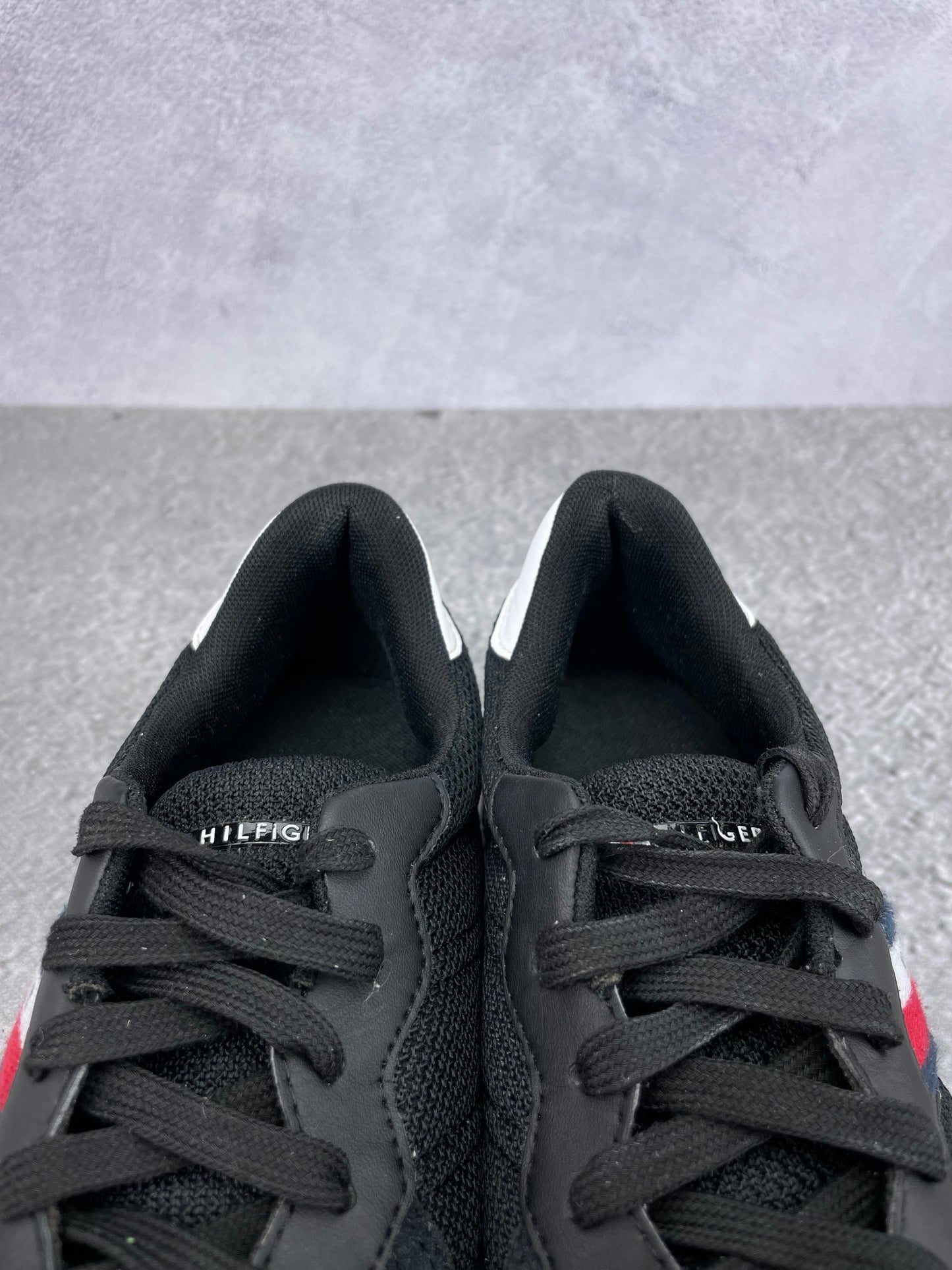 Tommy Hilfiger Iconic Mix Runner FM0FM04733 - buty sportowe, zapiętki butów