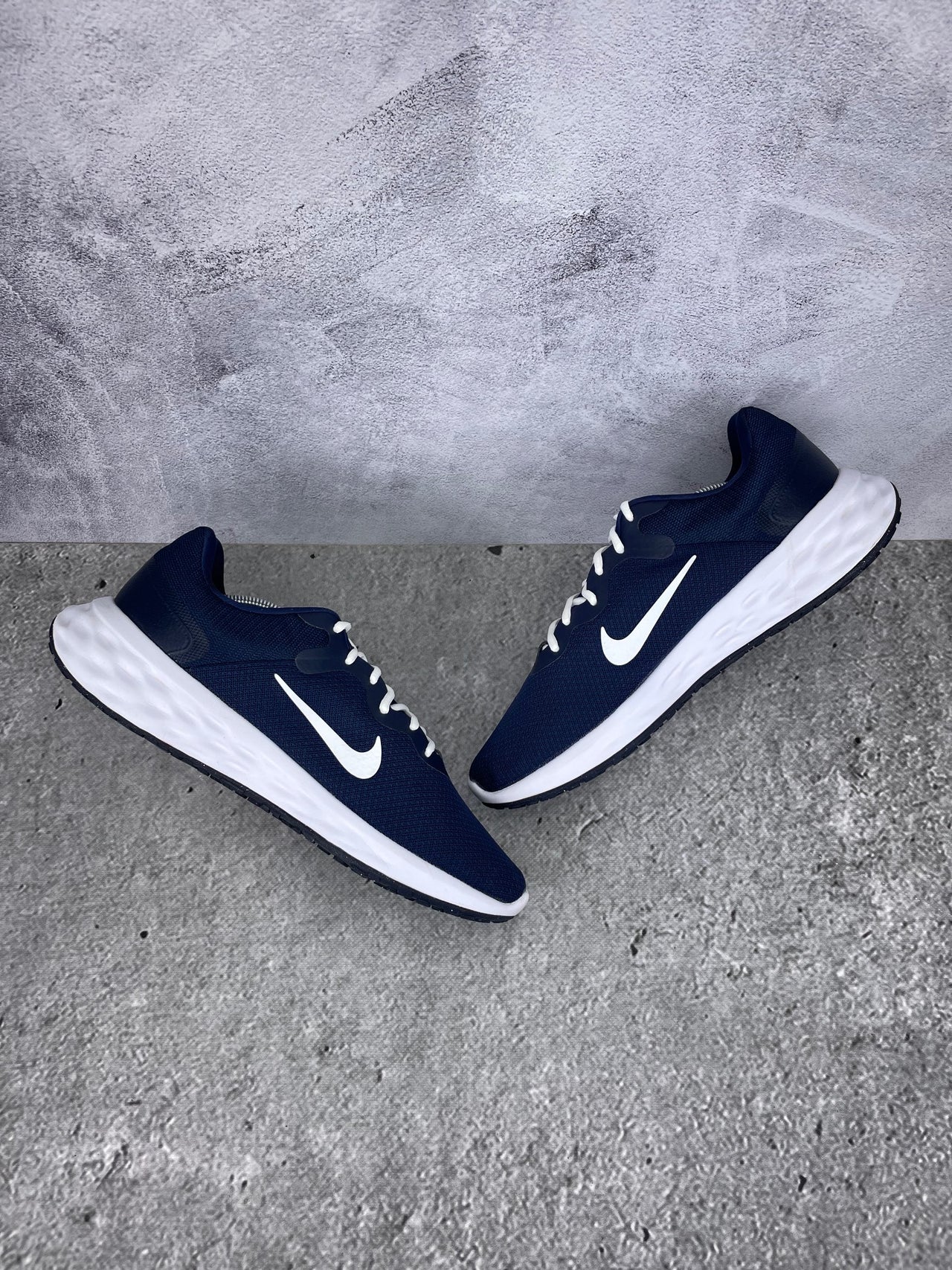 Nike Revolution 6 Next Nature Midnight Navy - buty sportowe, zewnętrzny panel prawego buta