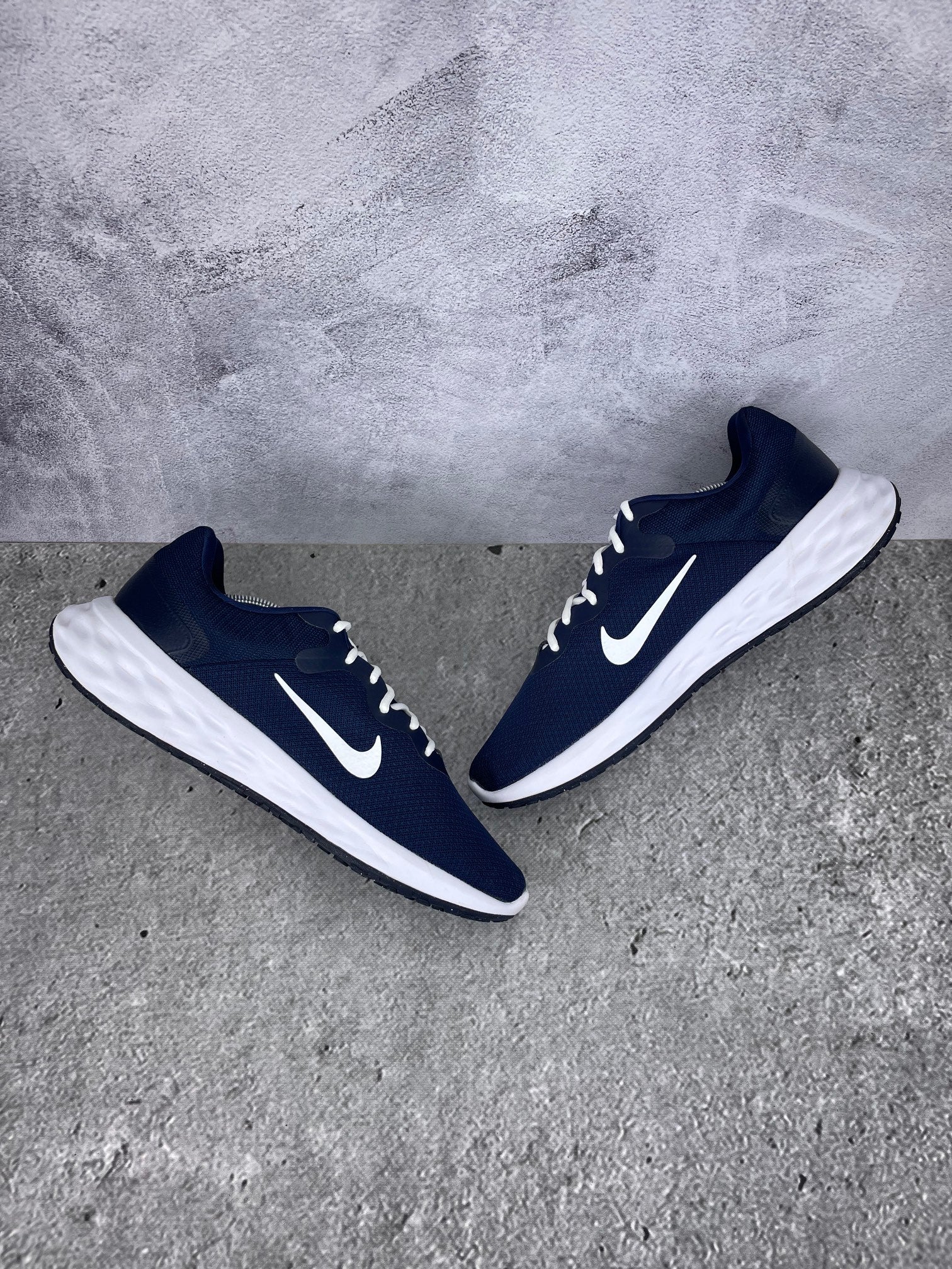 Nike Revolution 6 Next Nature Midnight Navy - buty sportowe, zewnętrzny panel prawego buta