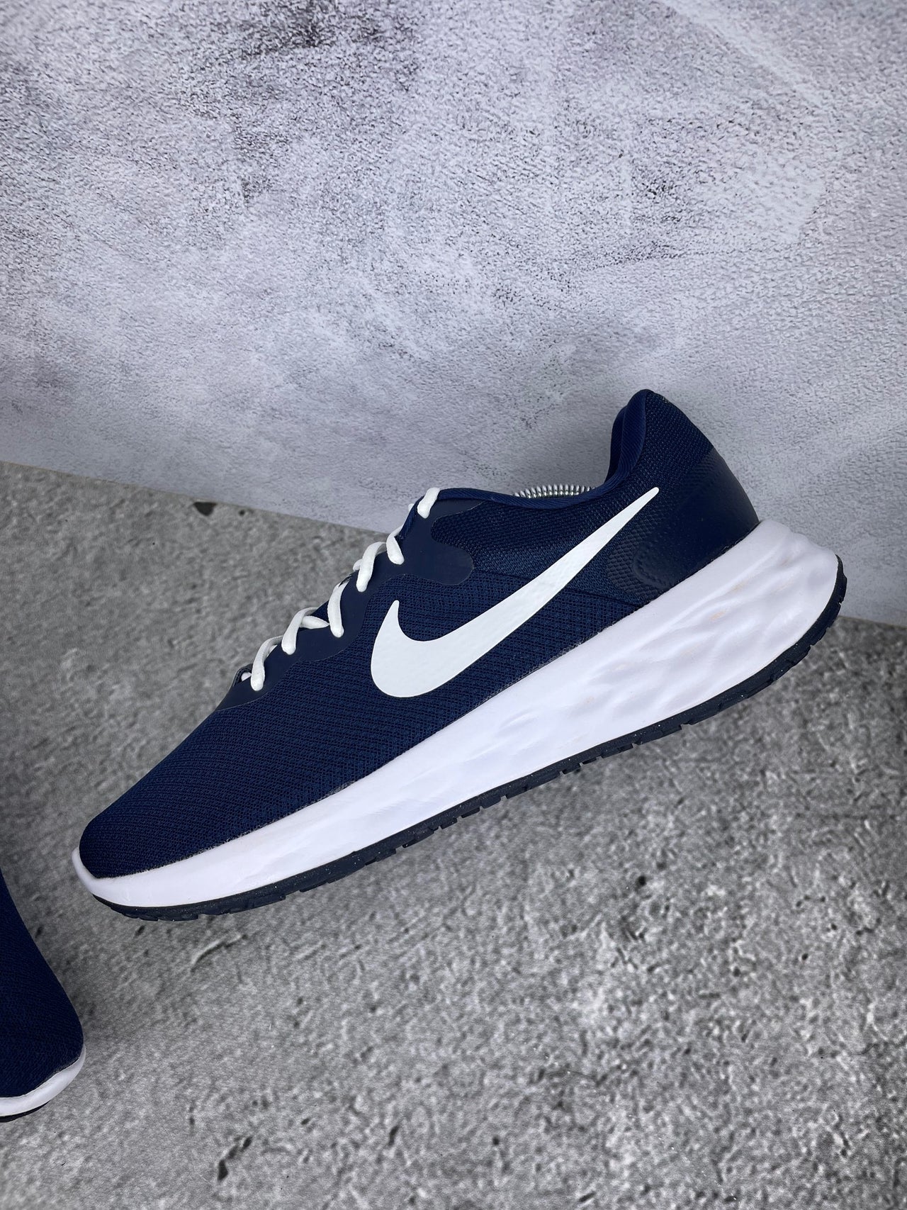 Nike Revolution 6 Next Nature Midnight Navy - buty sportowe, widok z góry na wewnętrzną stronę butów