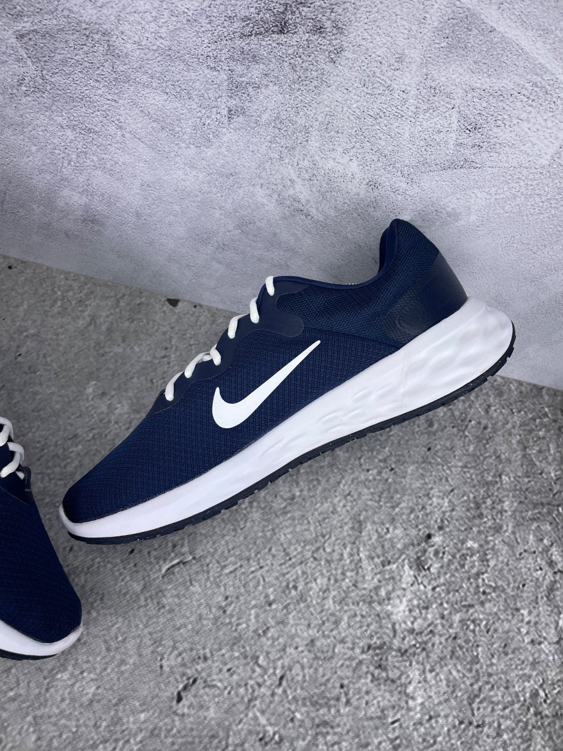 Nike Revolution 6 Next Nature Midnight Navy - buty sportowe, wewnętrzny panel prawego buta