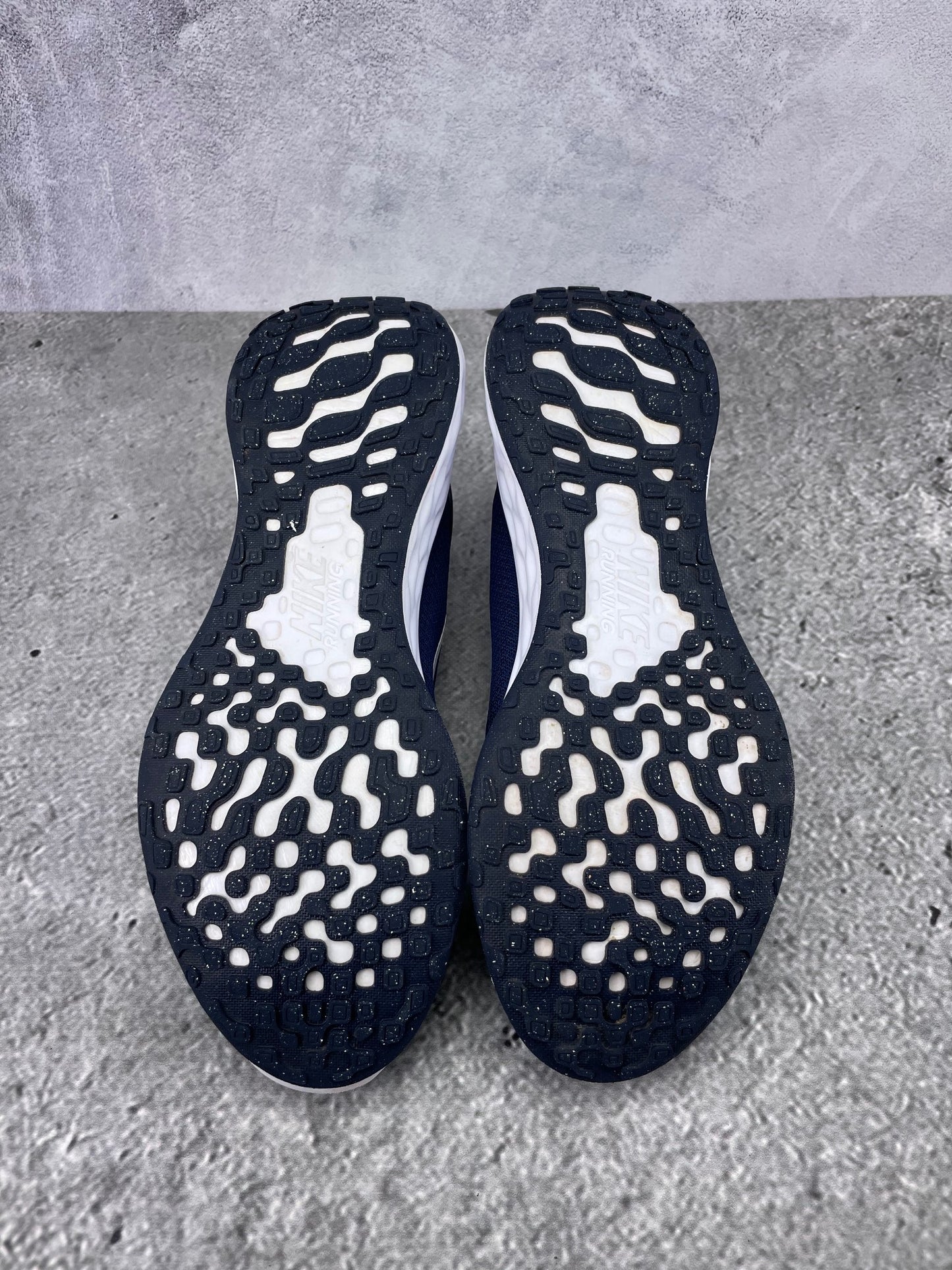 Nike Revolution 6 Next Nature Midnight Navy - buty sportowe, podeszwa