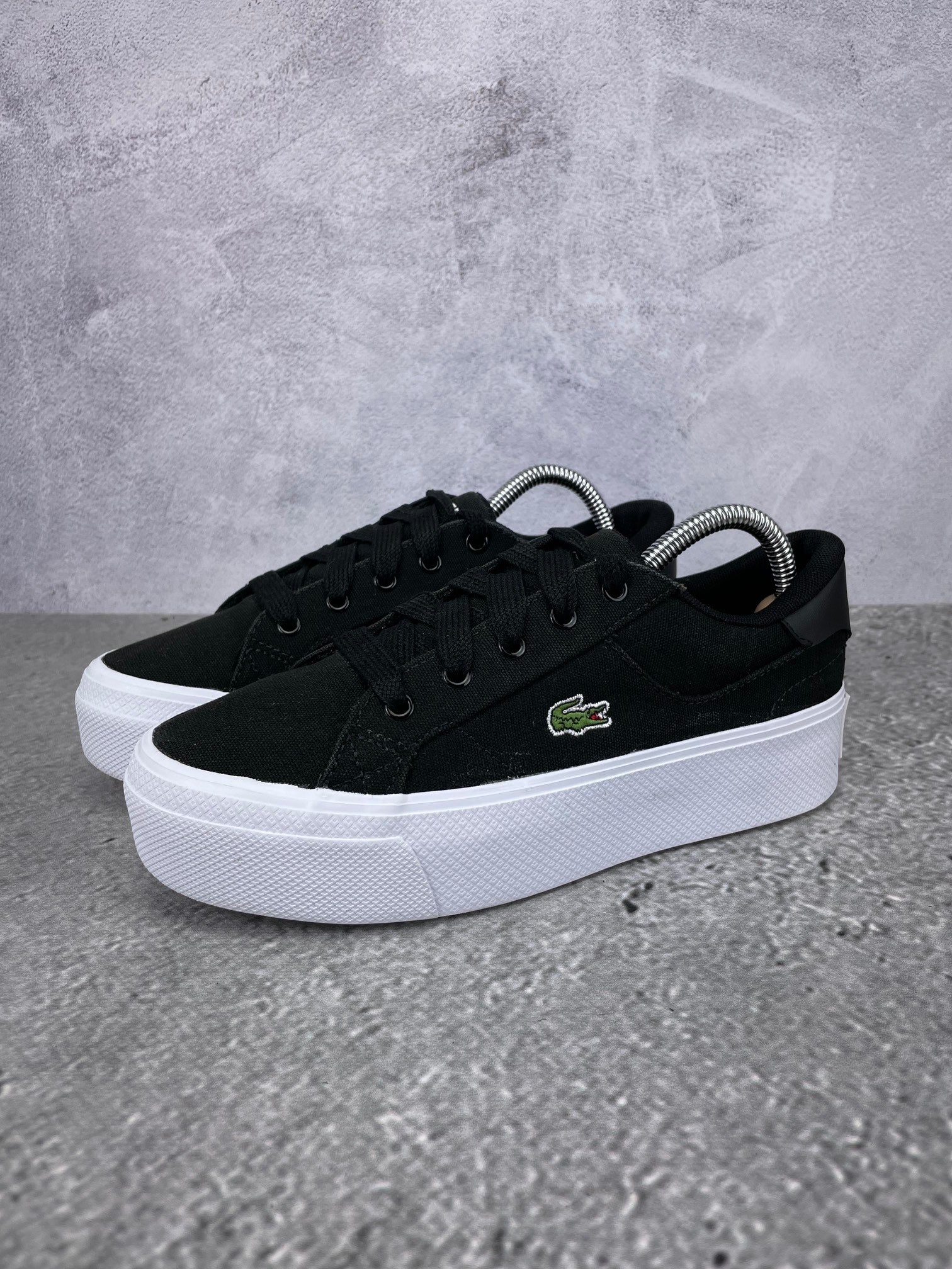 Lacoste Ziane Platform 745CFA0012312 - buty sportowe, widok z boku na tle studyjnym