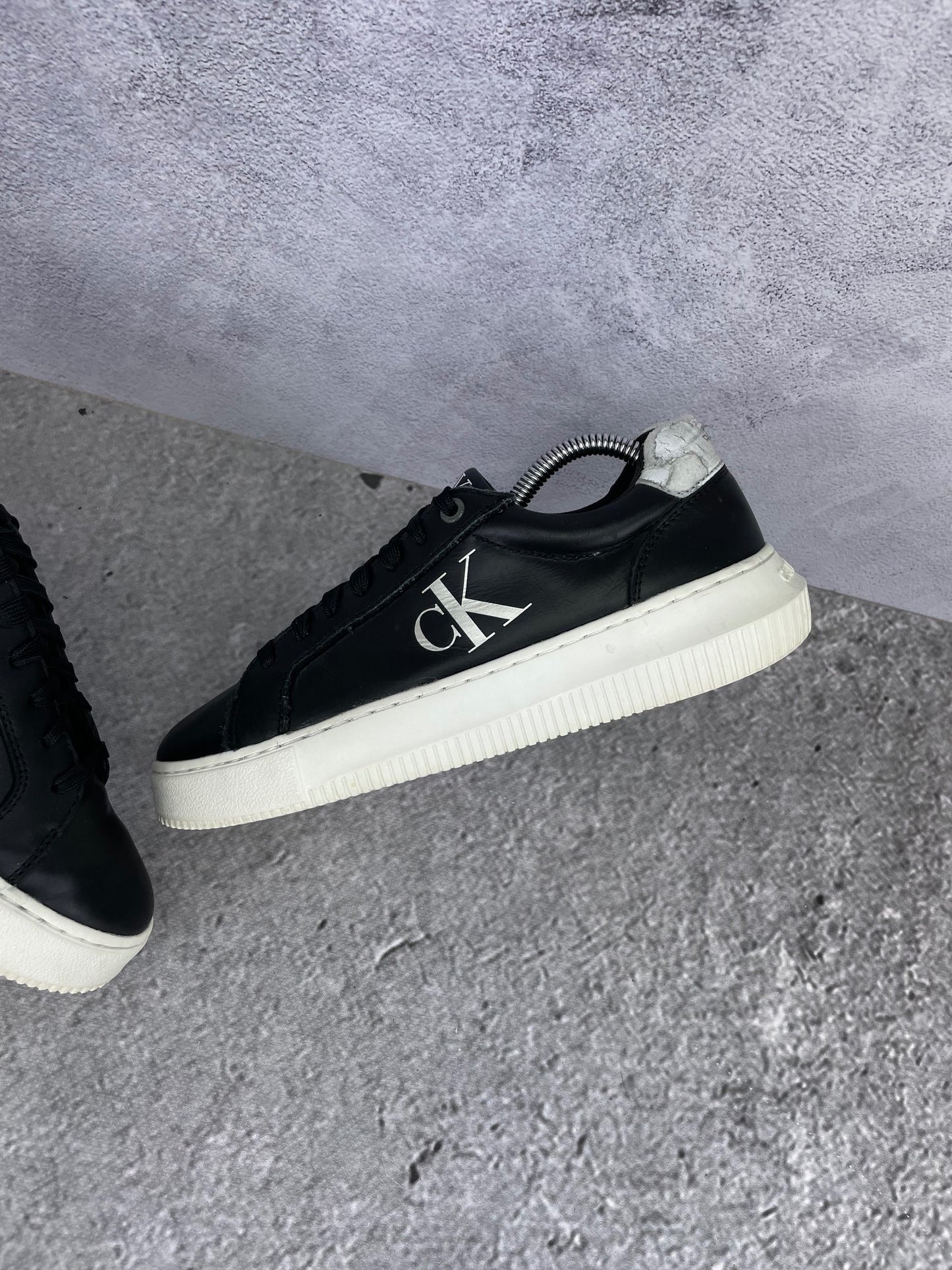 Calvin Klein Chunky Cupsole YM0YM01317 - buty sportowe, widok z góry na wewnętrzną stronę butów