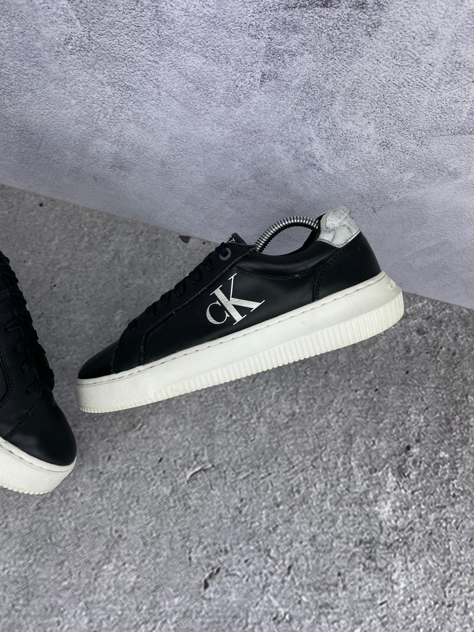 Calvin Klein Chunky Cupsole YM0YM01317 - buty sportowe, widok z góry na wewnętrzną stronę butów
