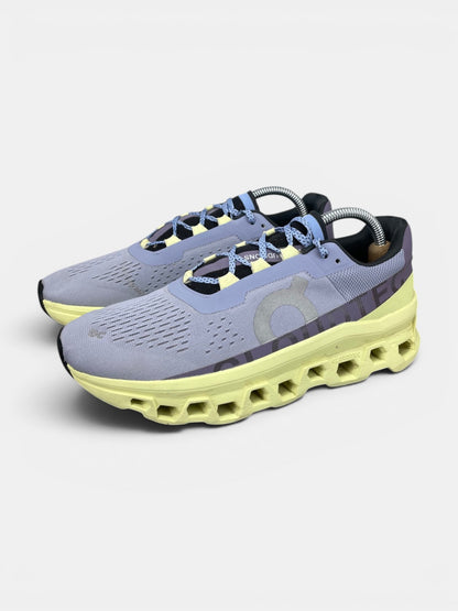 On Cloudmonster 61.982424 - buty sportowe, widok z boku
