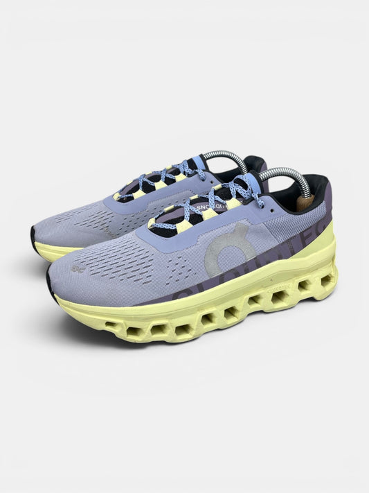 On Cloudmonster 61.982424 - buty sportowe, widok z boku