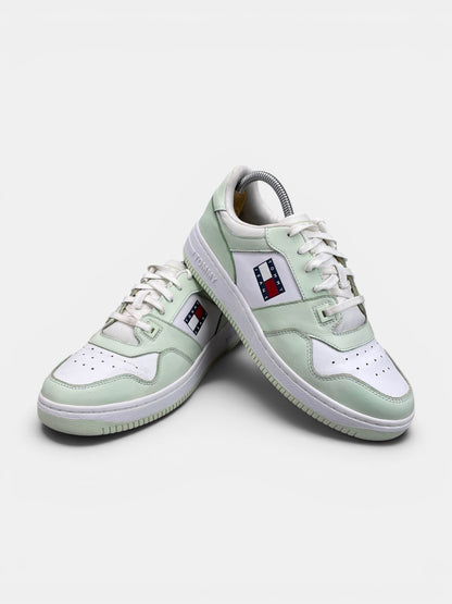 Tommy Hilfiger Retro Basketball Sneaker EN0EN02102_LXW - buty sportowe, boczny profil