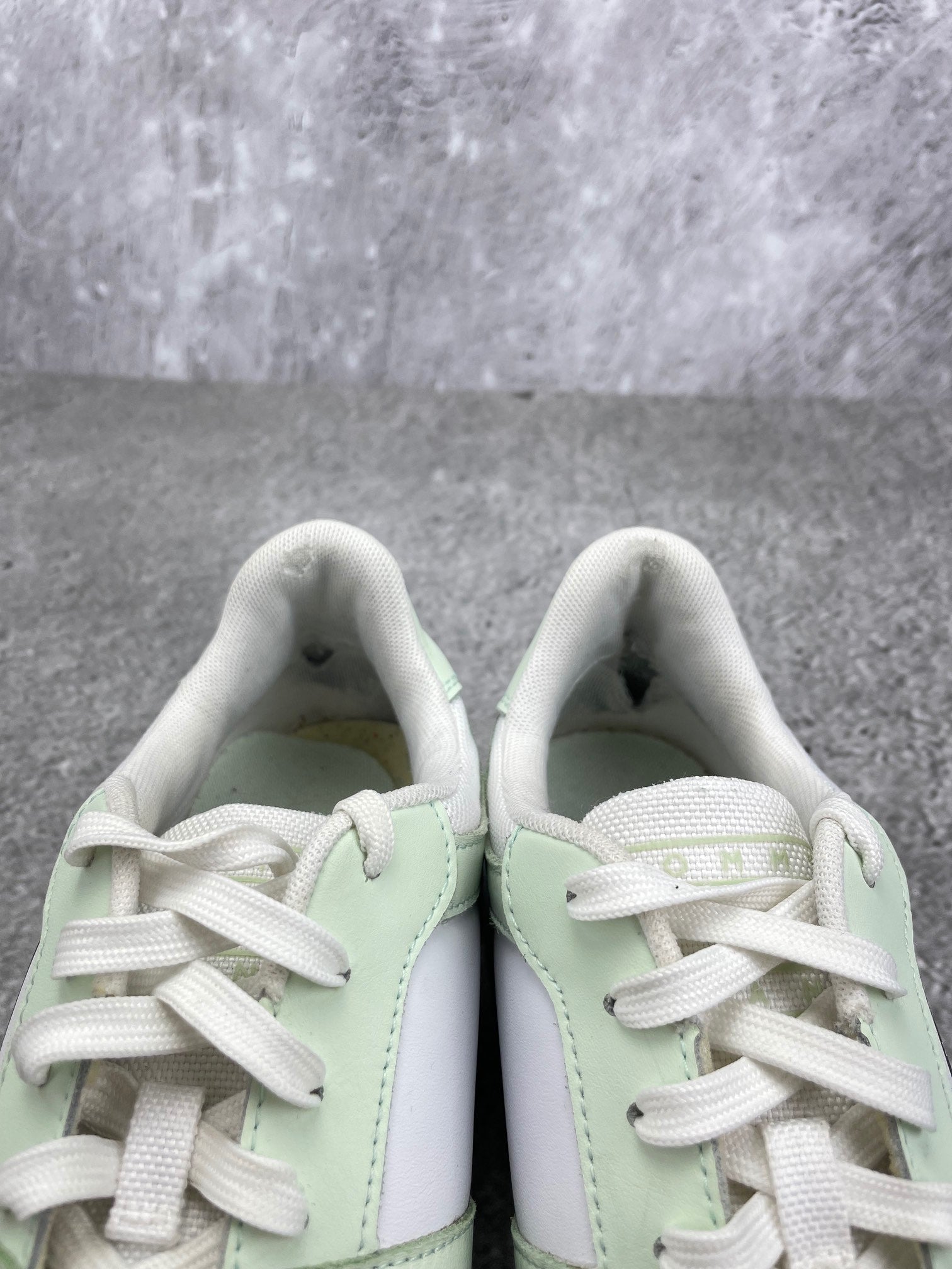 Tommy Hilfiger Retro Basketball Sneaker EN0EN02102_LXW - buty sportowe, zapiętki butów