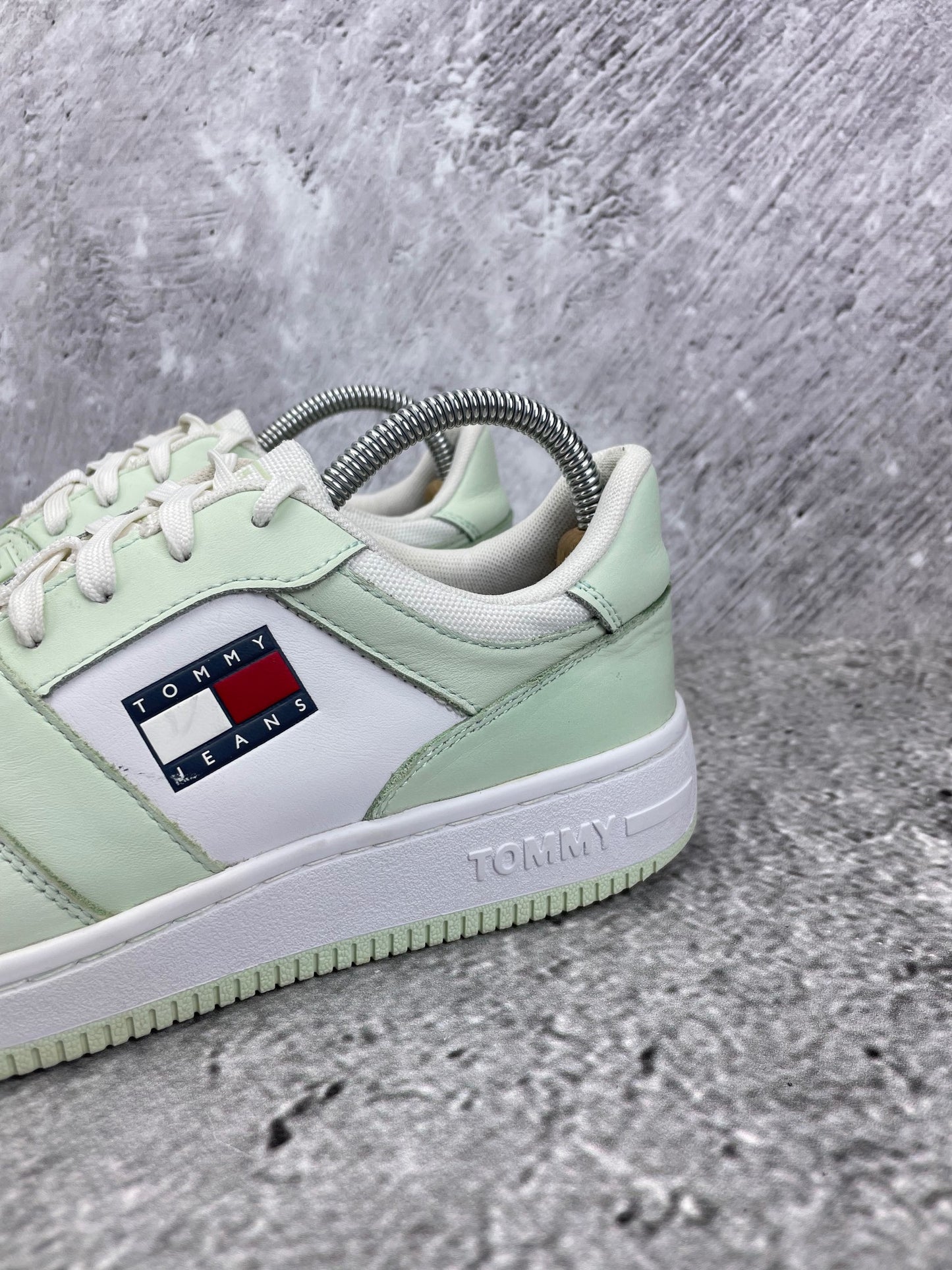 Tommy Hilfiger Retro Basketball Sneaker EN0EN02102_LXW - buty sportowe, opcjonalne zdjęcie 1