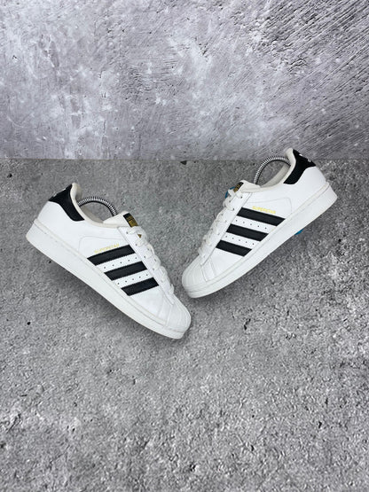 Adidas Superstar II White Gold Tongue - buty sportowe, widok z góry na zewnętrzną stronę butów