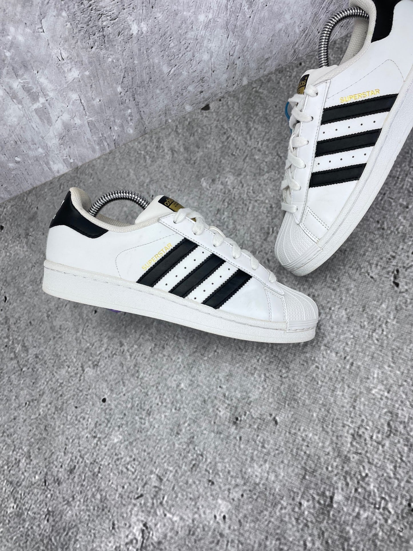 Adidas Superstar II White Gold Tongue - buty sportowe, zewnętrzny panel lewego buta