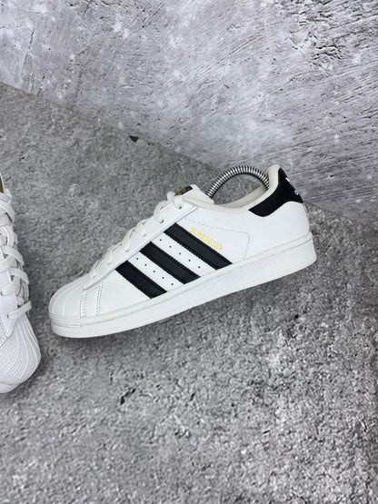 Adidas Superstar II White Gold Tongue - buty sportowe, widok z góry na wewnętrzną stronę butów
