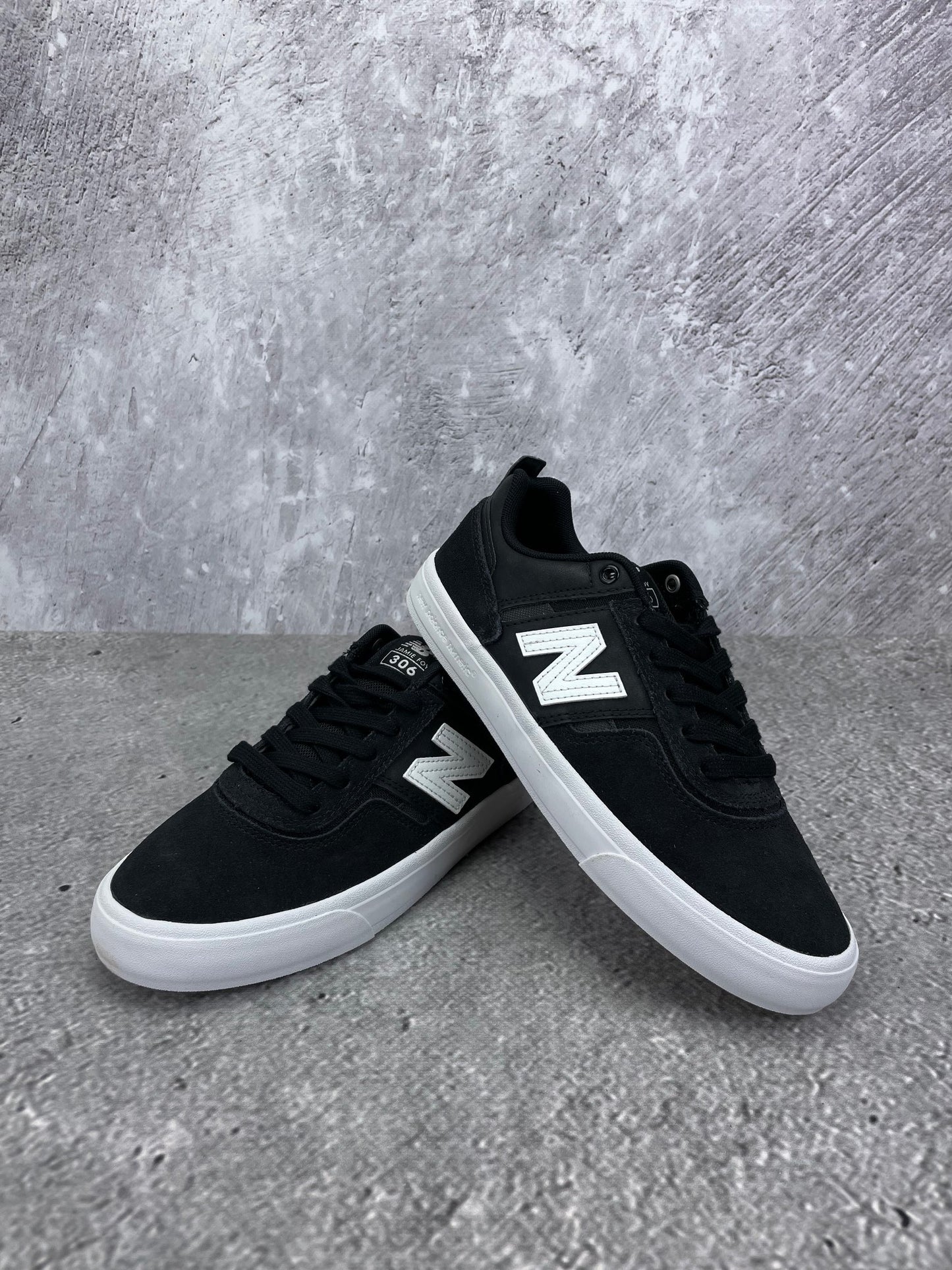 New Balance Jamie Foy 360 NM306BLJ - buty sportowe, para butów, widok z boku na tle studyjnym