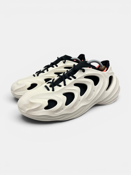 Adidas AdiFOM Q HP6528 - buty sportowe, widok z boku