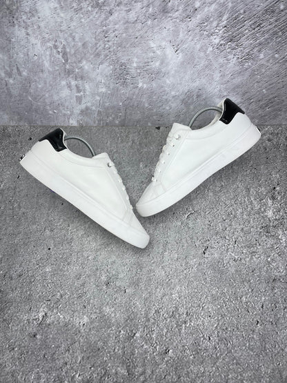 Calvin Klein Sneakers HW0HW02747 - buty sportowe, zewnętrzny panel prawego buta