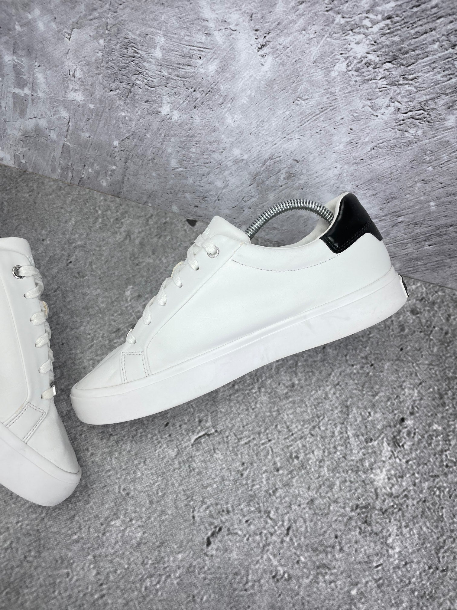 Calvin Klein Sneakers HW0HW02747 - buty sportowe, wewnętrzny panel prawego buta