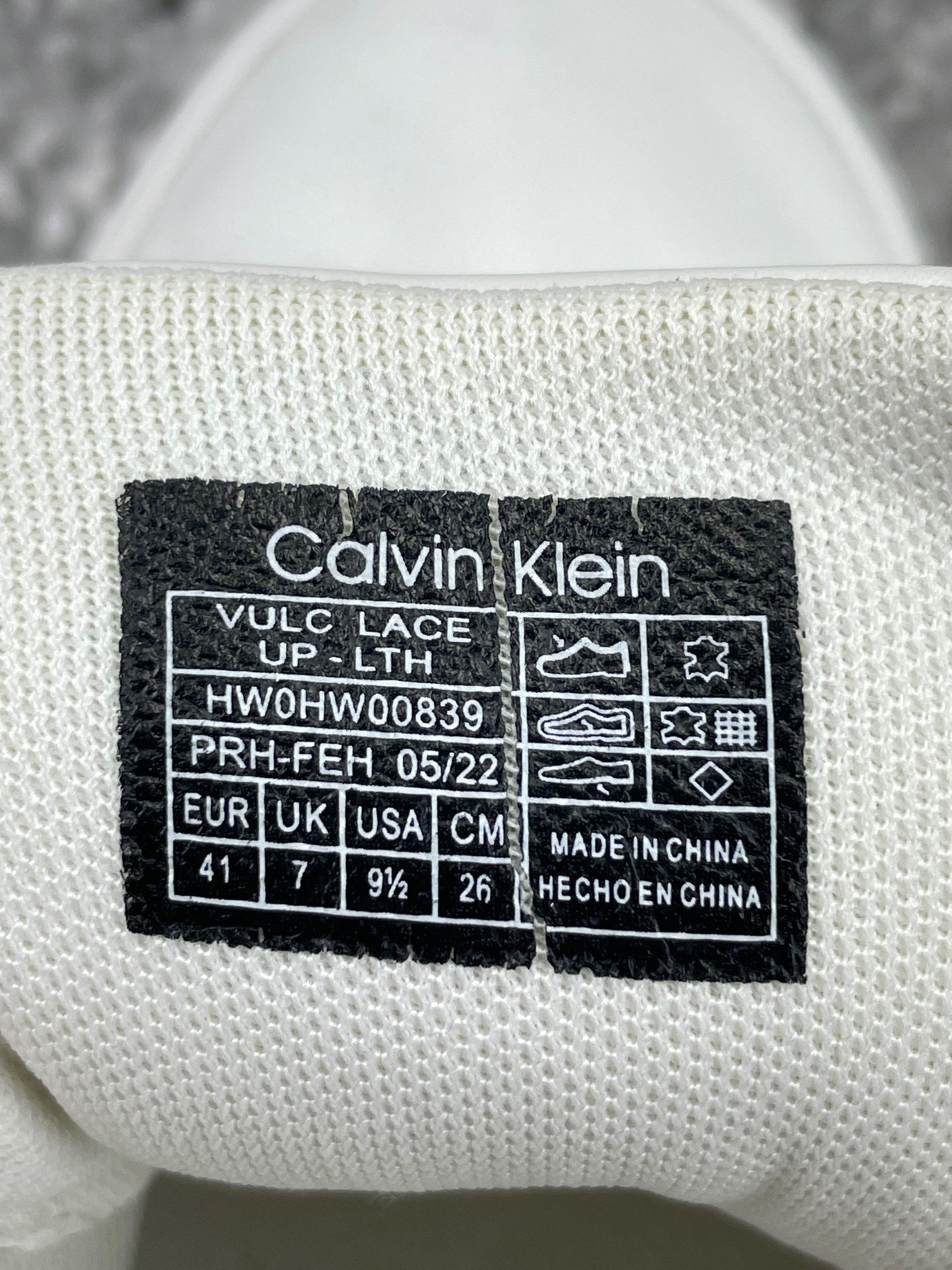 Calvin Klein Sneakers HW0HW02747 - buty sportowe, metka