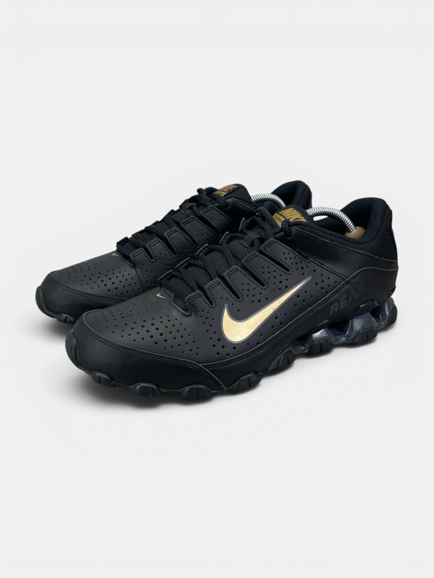 Nike Reax 8 Tr 616272-009 - buty sportowe, widok z boku